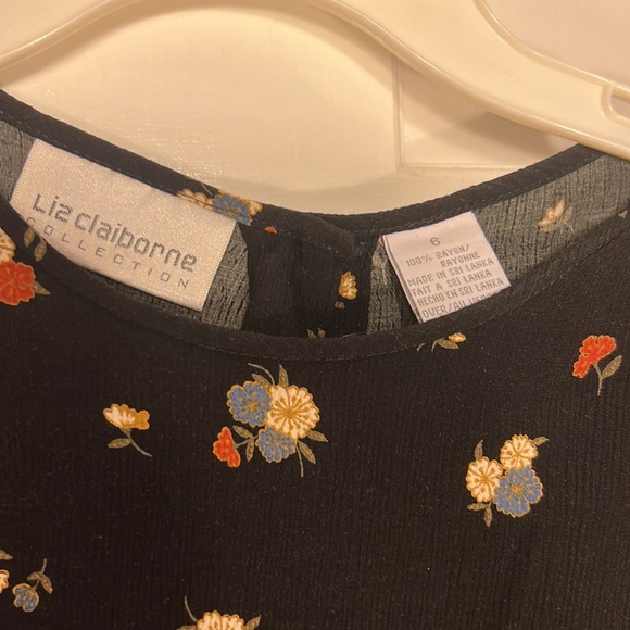 flowered blouse - Picture 2 of 3